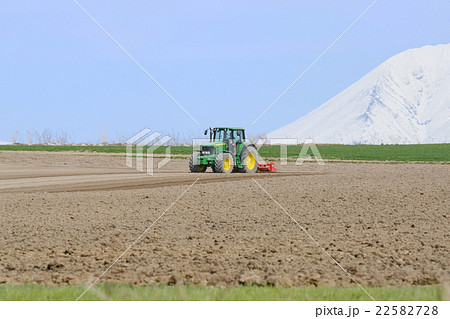 北海道の大規模な畑 22582728