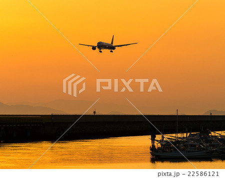 松山空港の夕景 22586121