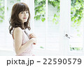 ポートレート　若い女性 22590579