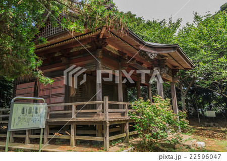 初夏の四街道の物井御山不動堂の風景 22596047