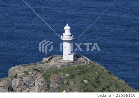 快晴の大瀬崎灯台と断崖　五島列島　福江島　長崎県 22596110