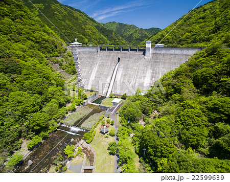 青と緑と津川ダム 22599639