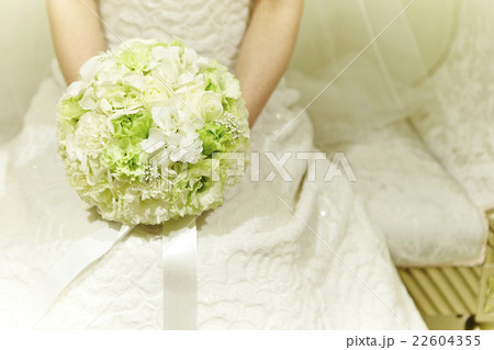 ブーケを持つ花嫁 22604355