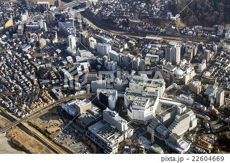 東京都多摩市の京王線聖蹟桜ヶ丘駅付近を空撮の写真素材