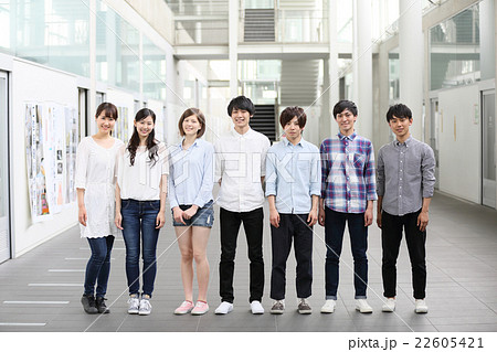 大学生　専門学生 22605421