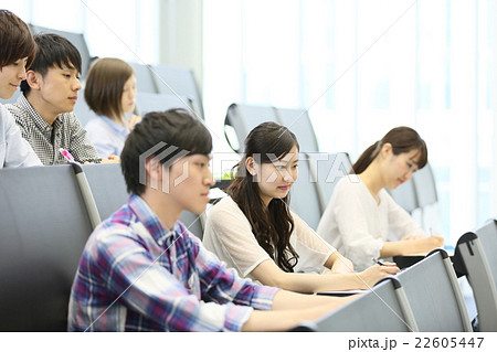 大学生　専門学生 22605447