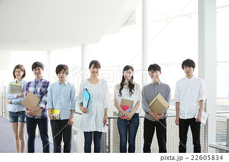 大学生　専門学生 22605834