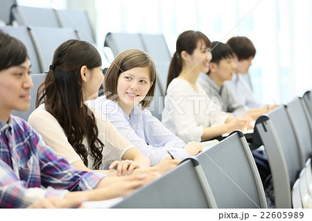 大学生 専門学生 大学生 専門学生 22605989