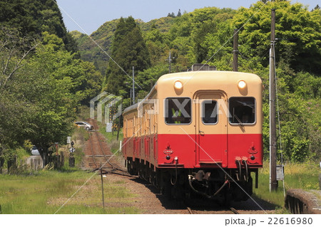 上総中野駅に入線する小湊鉄道キハ200 上総中野駅に入線する小湊鉄道キハ200 22616980