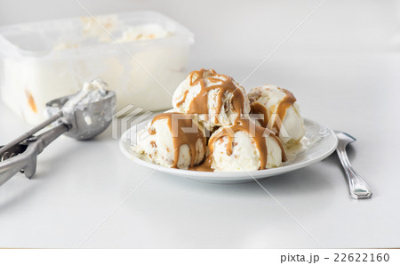 Homemade vanilla ice cream Homemade vanilla ice cream 22622160