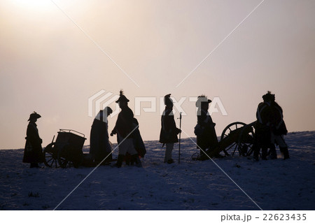 Silhouettes of cannoneer warriors, Austerlitz Silhouettes of cannoneer warriors, Austerlitz 22623435