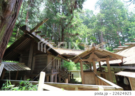 国宝　仁科神明宮　本殿・中門・釣屋 22624925