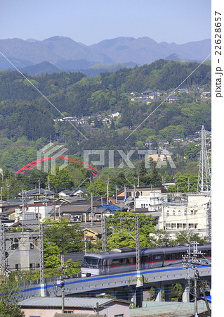 秩父盆地と特急ちちぶ（10000系） 22628657