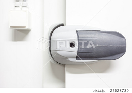 door of an refrigerator 22628789