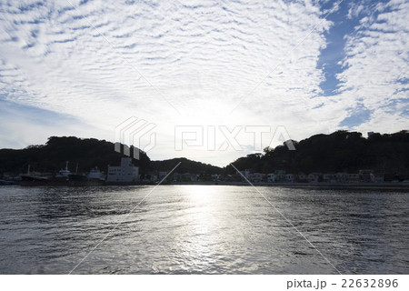 夕暮れの浦賀港 22632896