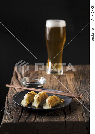 Japanese gyoza dumplings 22633330