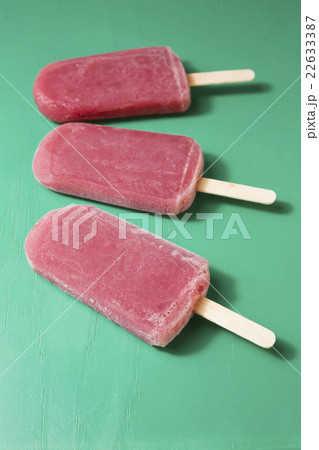 Three Raspberry and vanilla popsicles 22633387