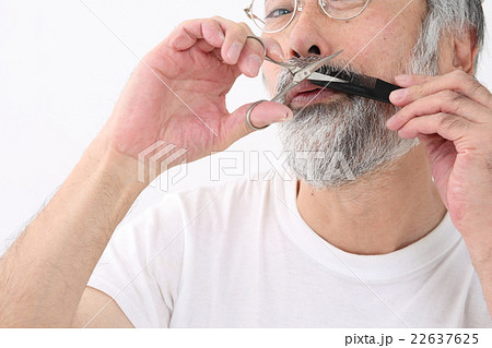 ヒゲ　お手入れ 22637625