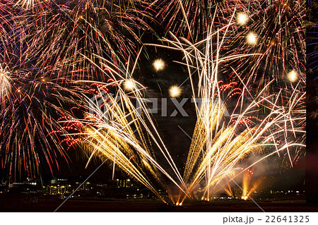 花火 花火 22641325
