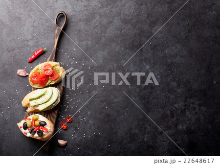 Toast sandwiches 22648617