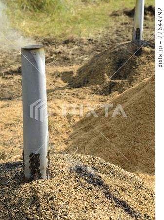 もみ殻くん炭作り 22649792