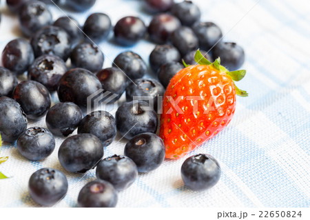 Fresh strawberries and blueberries 22650824
