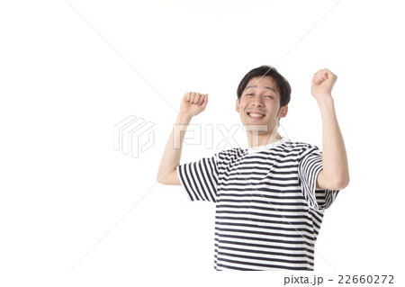 リラックスポーズの男性 リラックスポーズの男性 22660272
