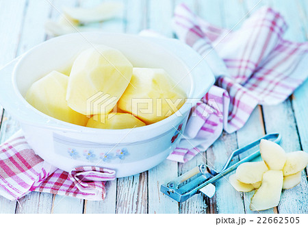 raw potato raw potato 22662505