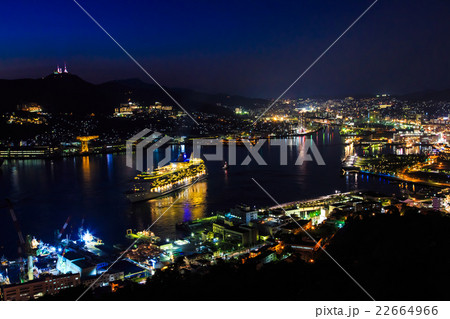 鍋冠山からの長崎港夜景 客船ライトアップ 鍋冠山からの長崎港夜景 客船ライトアップ 22664966