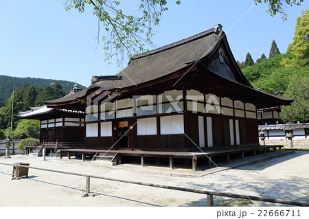滋賀　三井寺　灌頂堂と大師堂 22666711
