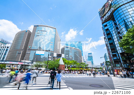 銀座 数寄屋橋交差点の写真素材