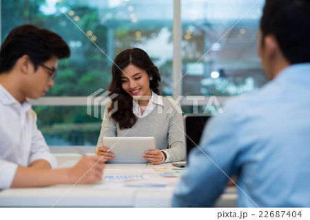 Vietnamese business lady Vietnamese business lady 22687404