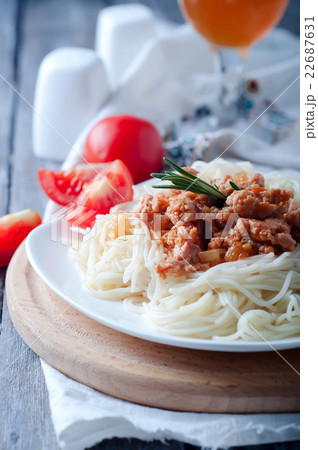 Delicious spaghetti with bacon Delicious spaghetti with bacon 22687631