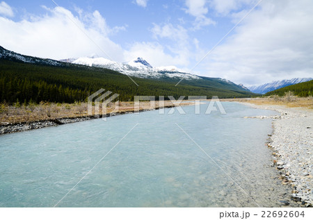 カナディアンロッキー アイス・フィールド・パークウェイの秋景色 カナディアンロッキー アイス・フィールド・パークウェイの秋景色 22692604