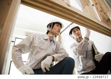 建築現場 22698717