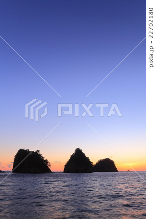 伊豆三四郎島の夕映え 22702180