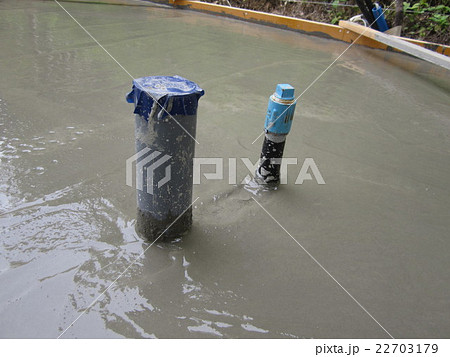 土間コンクリート　配管 22703179