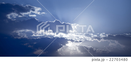 空の太陽と雲 空の太陽と雲 22703480