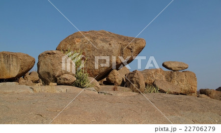 Balancing boulder  22706279