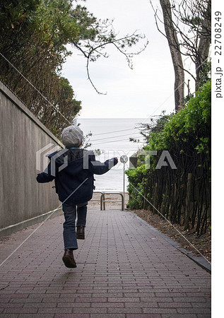 海へと向かう道 海へと向かう道 22708249
