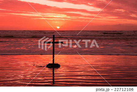 Red Sundown Cross 22712106