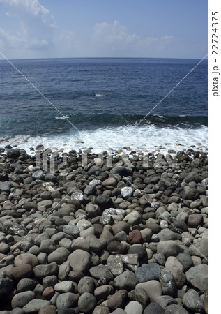 ごろた石の海岸 ごろた石の海岸 22724375