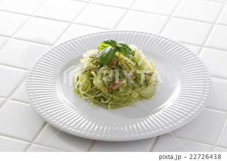 こんにゃくパスタ　バジルソース 22726438