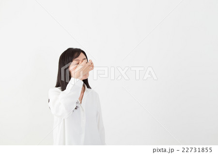 体調不良の女性 体調不良の女性 22731855