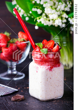 Healthy overnight oats with strawberry in jars Healthy overnight oats with strawberry in jars 22741632