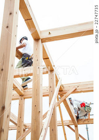 住宅の建設現場　上棟 22747735