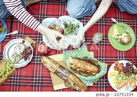 夫婦生活 外ごはんの写真素材