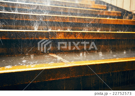 Heavy rain in the city Heavy rain in the city 22752573