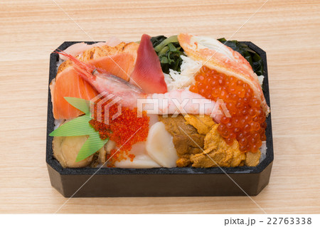 海鮮丼　 22763338