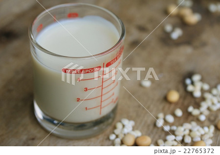 Soy milk and barley Soy milk and barley 22765372